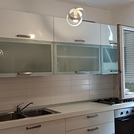 Apartment Fiorita For 4 Persons Close The