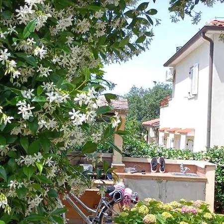 Apartment Fiorita For 4 Persons Close The
