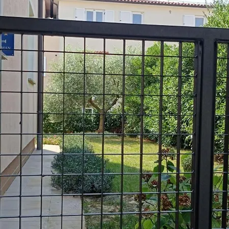 Fiorita For 4 Persons Close The Apartment