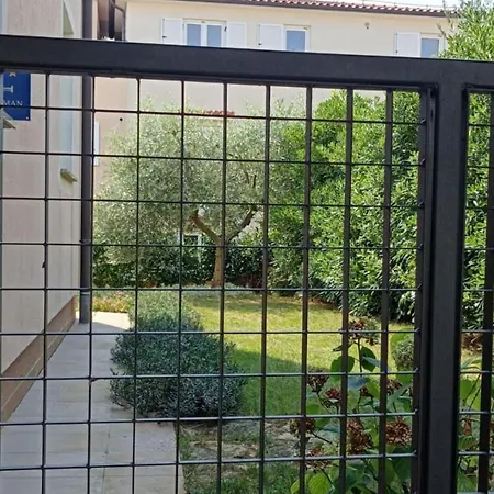 Fiorita For 4 Persons Close The Apartment